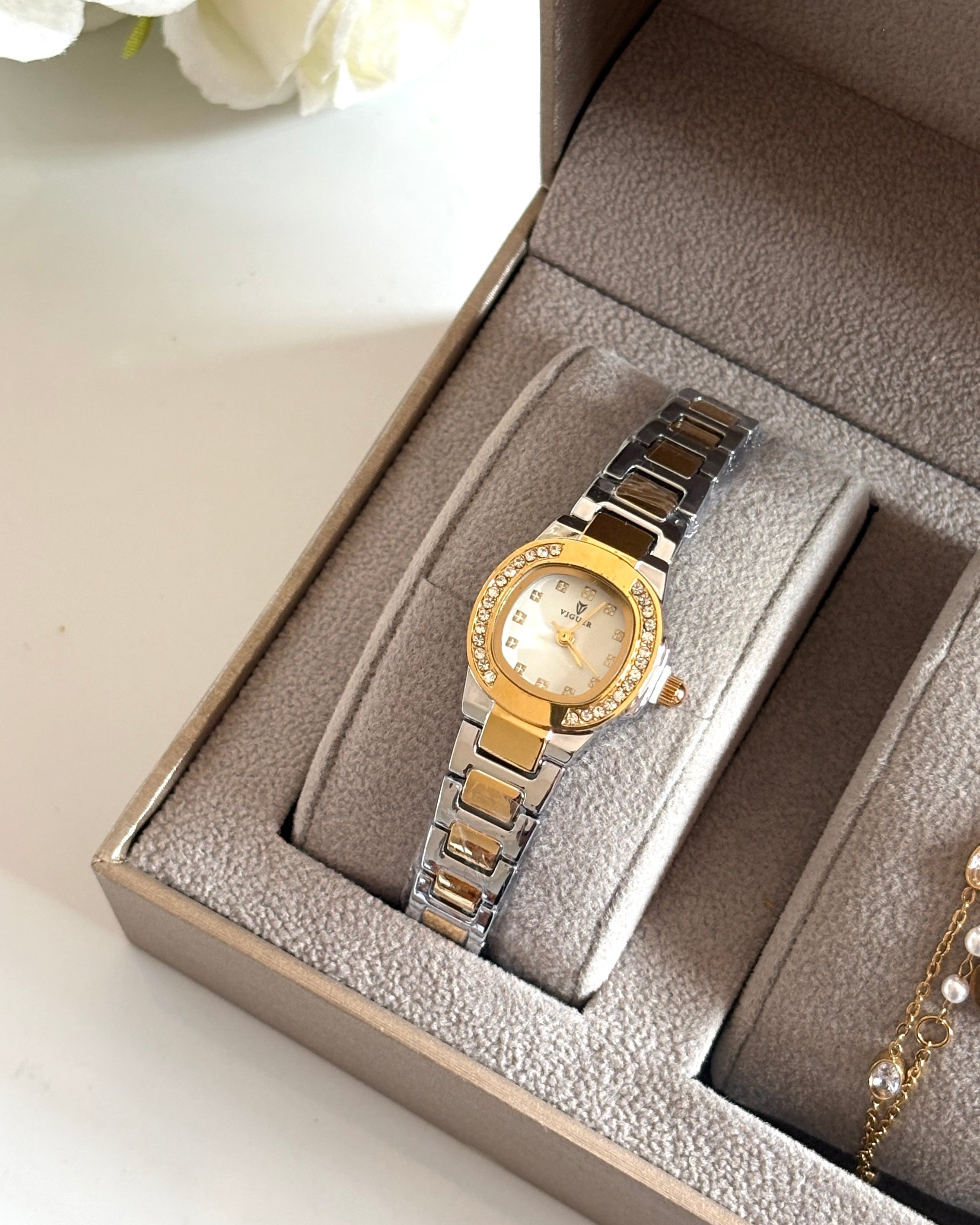 Vintage premium watch