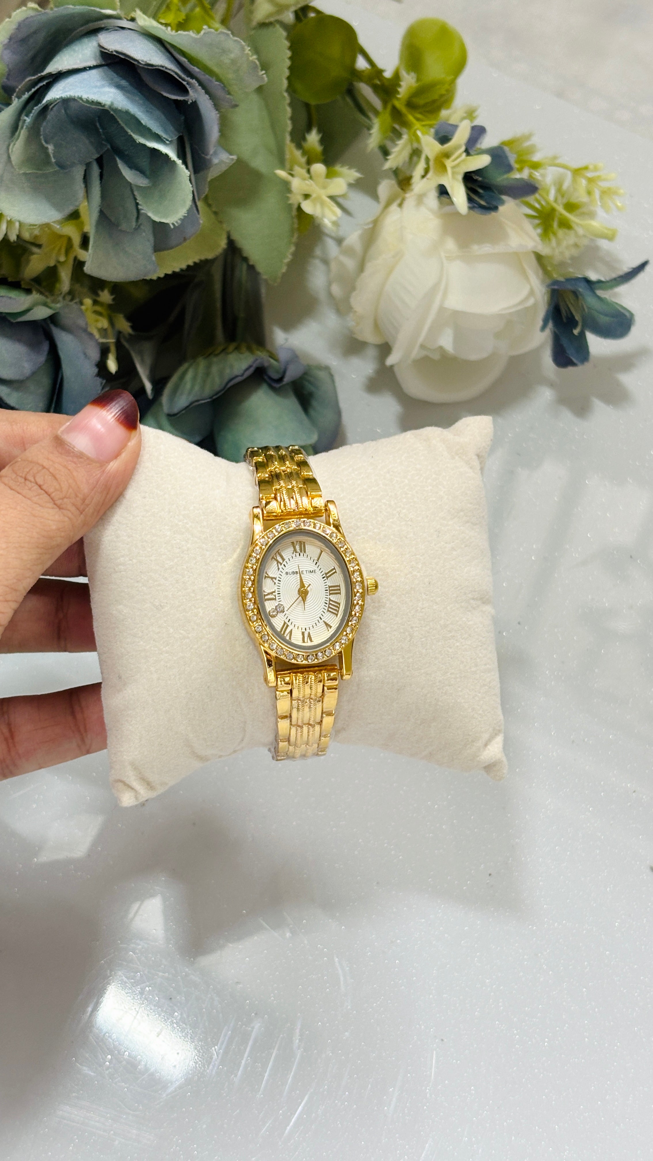 Women’s Watch – Gold Stainless Steel Bracelet