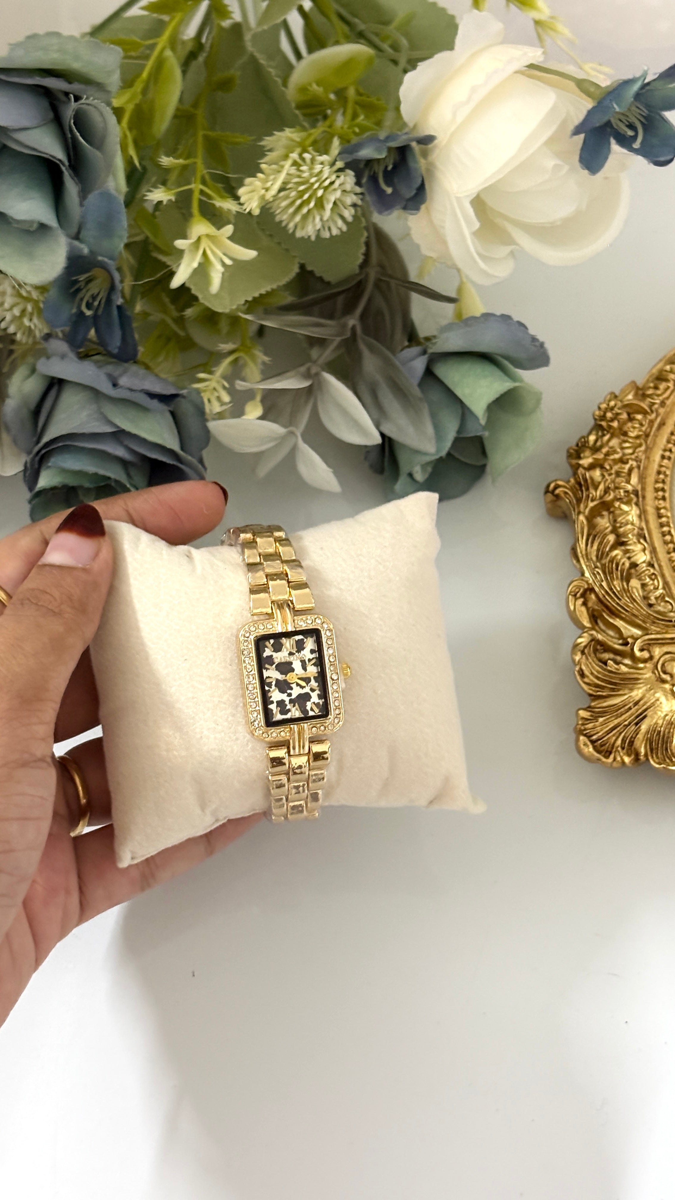 Leopard Square watch